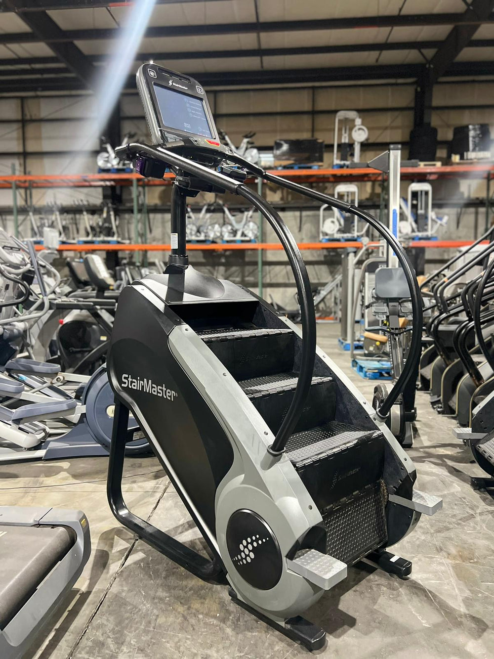 Stairmaster 8G Gauntlet 8 Series Stepmill w/ 15” Touch Screen