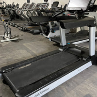 Life Fitness Integrity Treadmill w/SE3 HD Treadmill - Refurbished - Buy & Sell Fitness