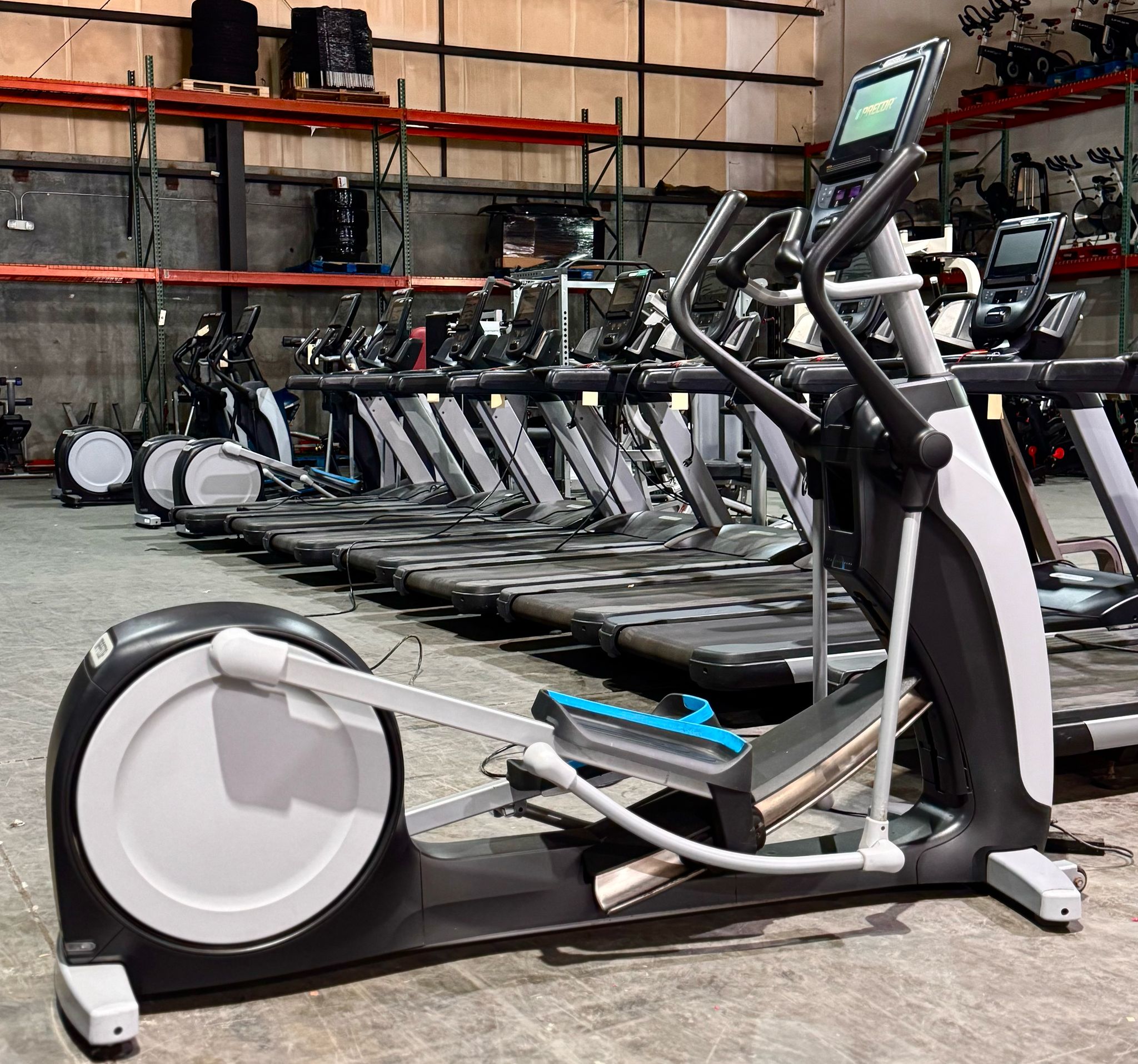 Precor EFX 865 Elliptical – P62 Console with Converging CrossRamp