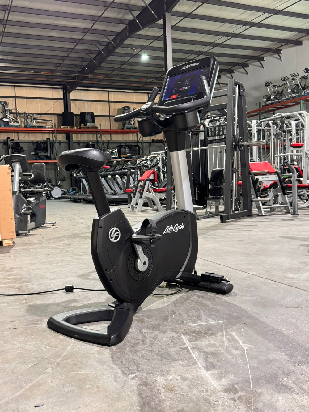 Life Fitness 95C Discover SE3HD Upright Lifecycle Bike - Buy & Sell Fitness