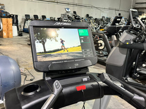 Life Fitness Integrity Treadmill w/ SE3HD Console