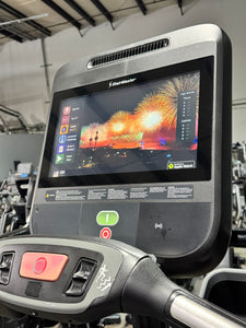 StairMaster 8 Series 8G Gauntlet Stepmill w/ OpenHub Console