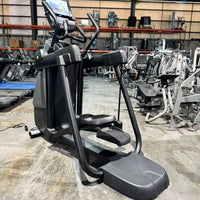 Precor 885 AMT Open Stride w/ P82 Console