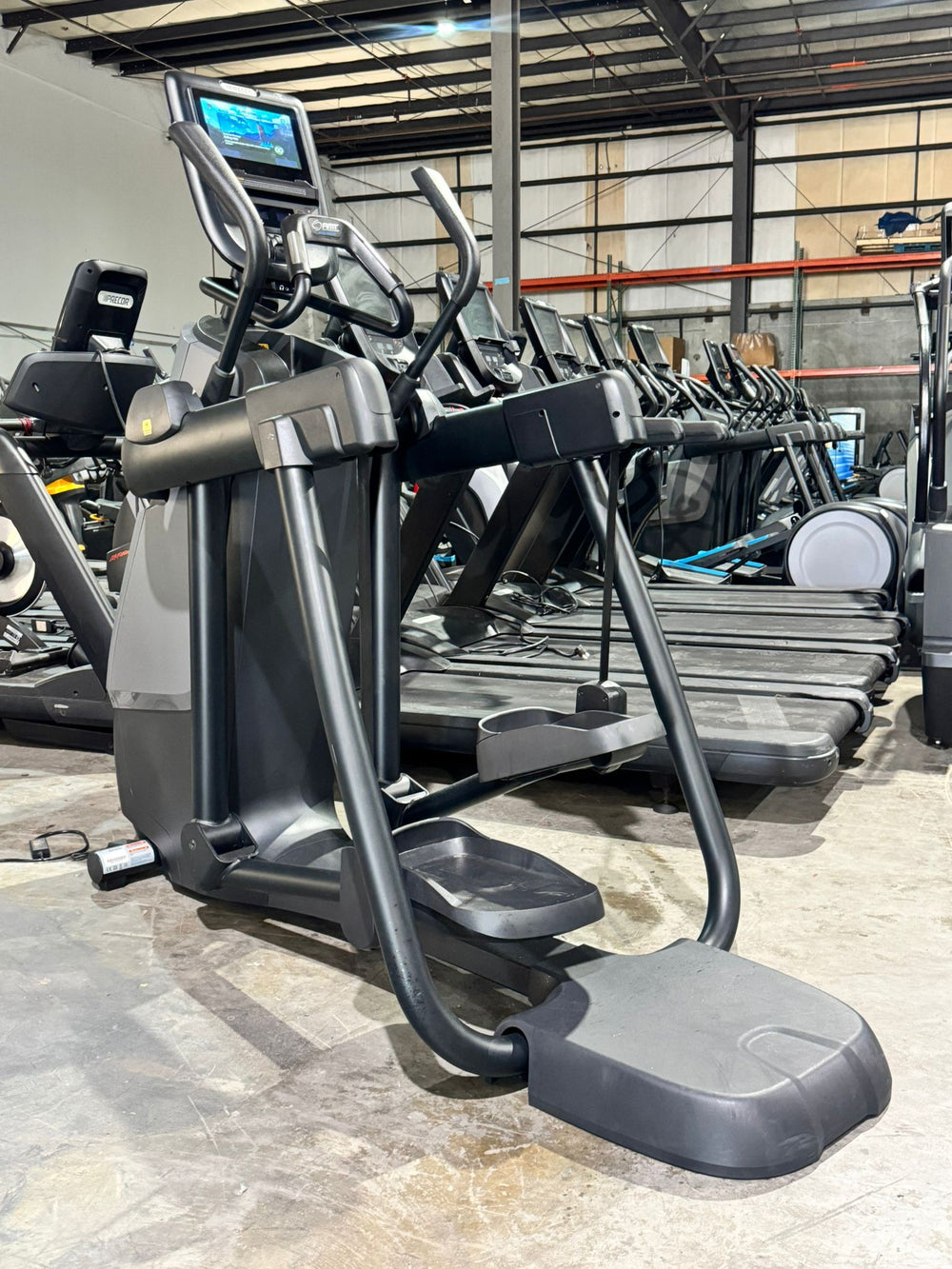 Precor AMT P65 AMT Open Stride w/ P62 Console